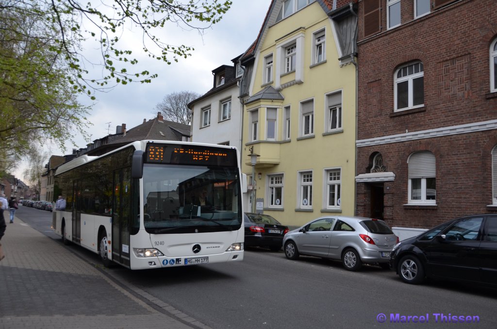 wagen-9240-auf-linie-831-188835.jpg